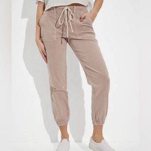 American Eagle Pink Short baggy joggers/ jeans